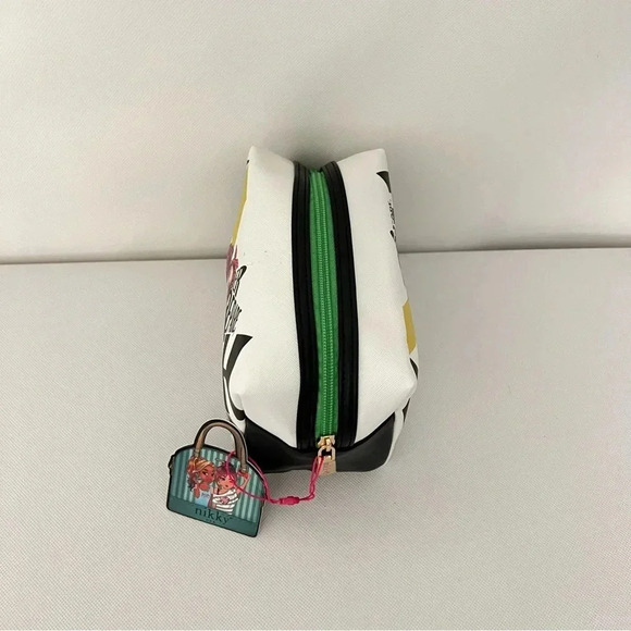 Nikky By Nicole Lee Cosmetic Pouch Bag College Girl - Picture 5 of 6